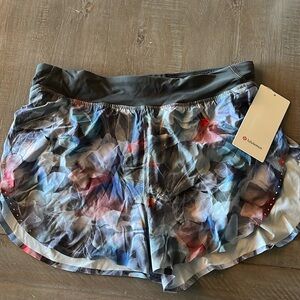 NWT - Lululemon - fast and Free HR Classic Short 3” -Size 10
